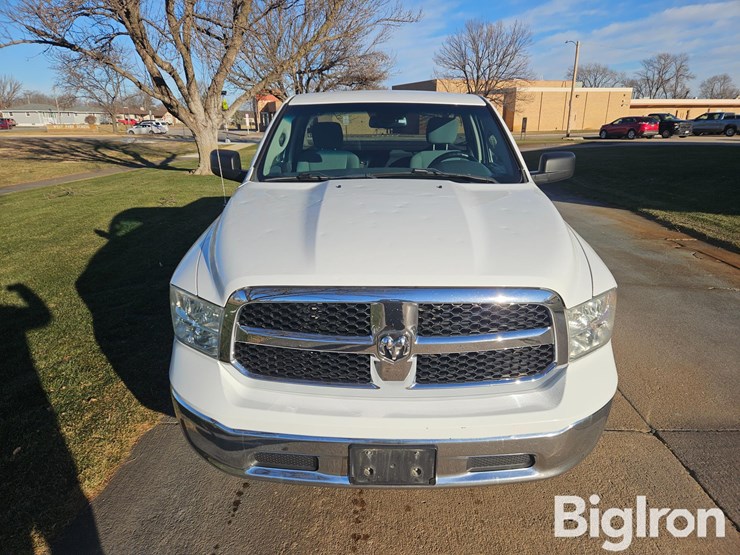 2020-dodge-1500-image-2