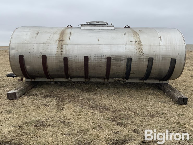3300-gallon-horizontal-stainless-steel-fertilizer-tank-image-8