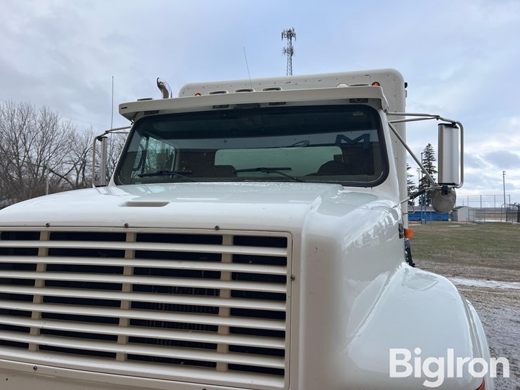 2000-international-4900-image-10