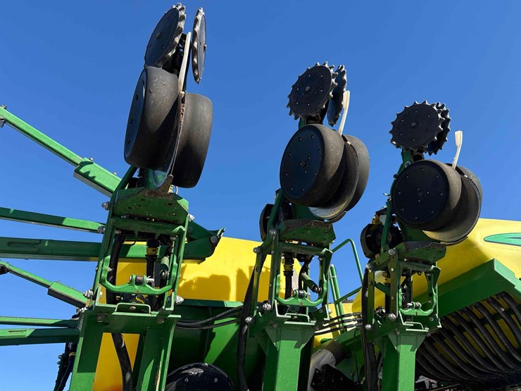 john-deere-1790-ccs-image-31