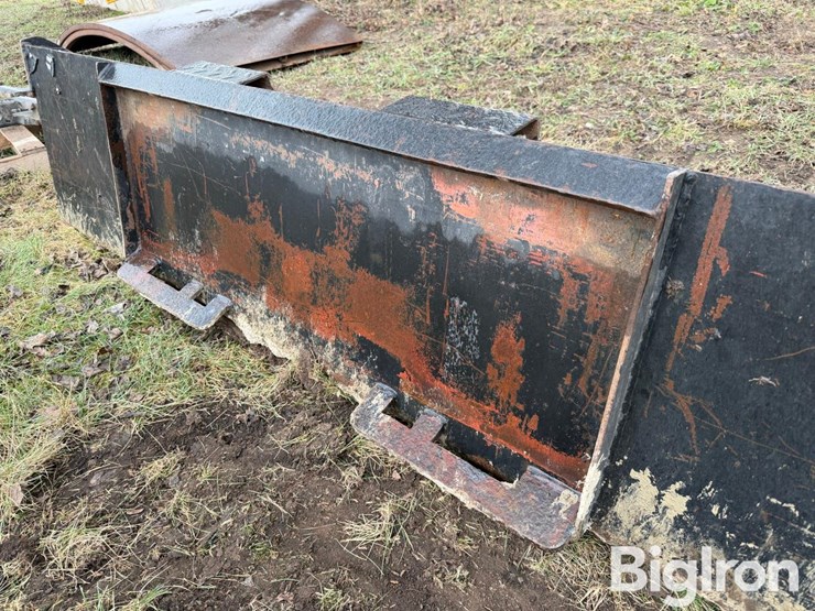 aim-83"-skid-steer-commodity-bucket-image-11