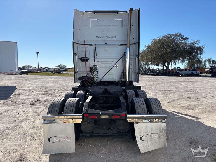 2016-volvo-vnl-t/a-sleeper-cab-truck-tractor-image-50