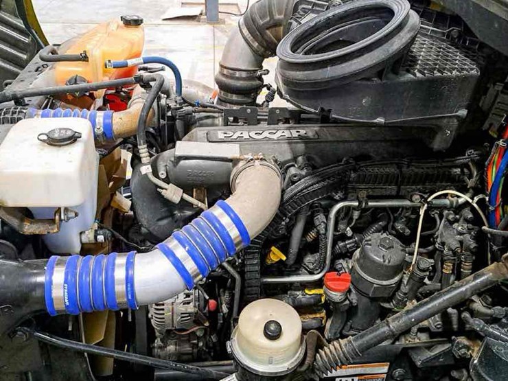 2017-peterbilt-579-image-6