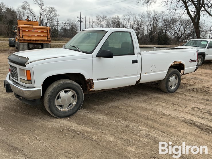 1996-gmc-sierra-1500-image-1