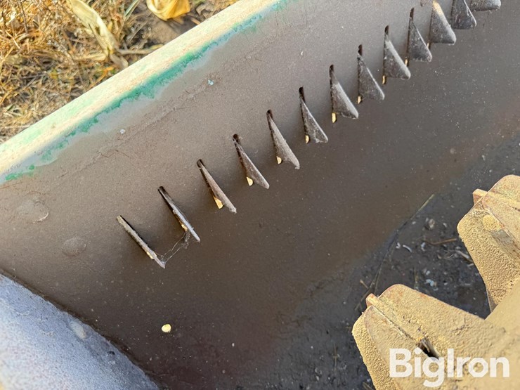 combine-chopper-spreader-image-13