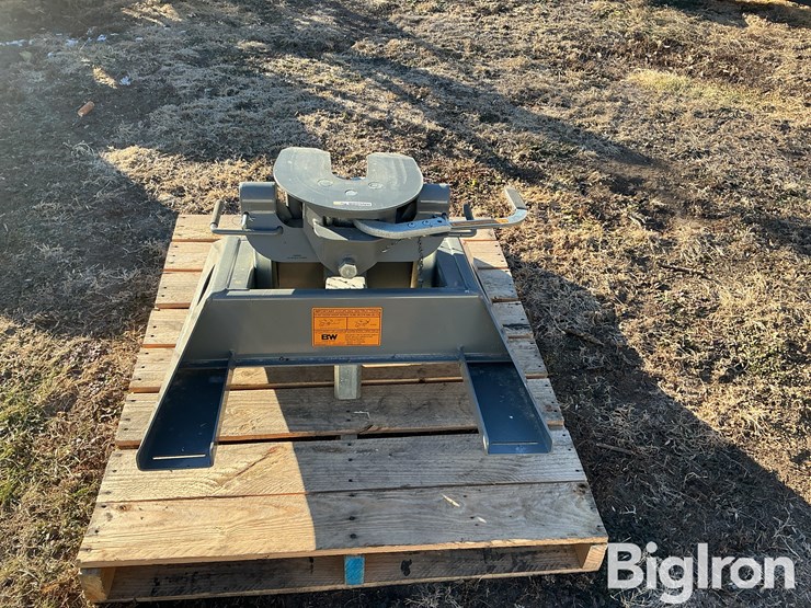 b&w-5th-wheel-rv-hitch-image-6