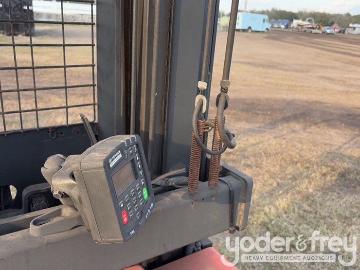 2017-toyota-6bpu15-image-18