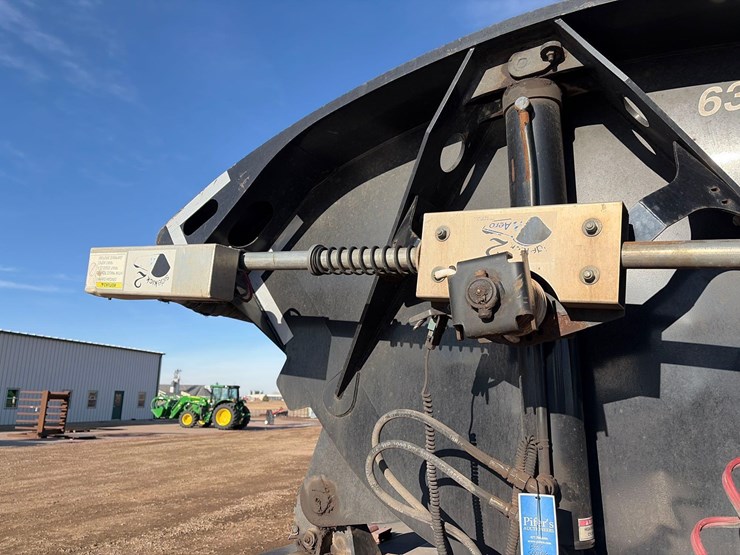 2016-smithco-side-dump-image-10