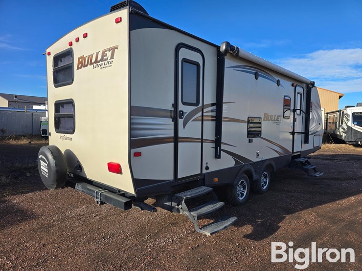 2015-keystone-bullet-272bhs-travel-trailer-image-5