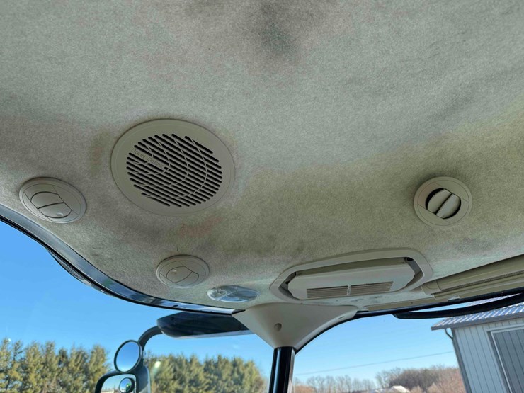 2016-john-deere-s660-image-71