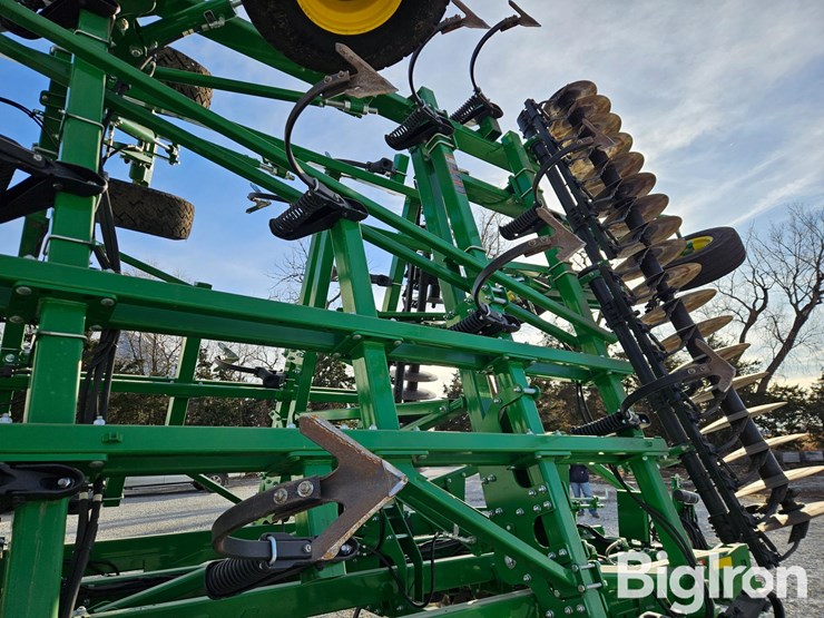 2022-john-deere-2330-image-20