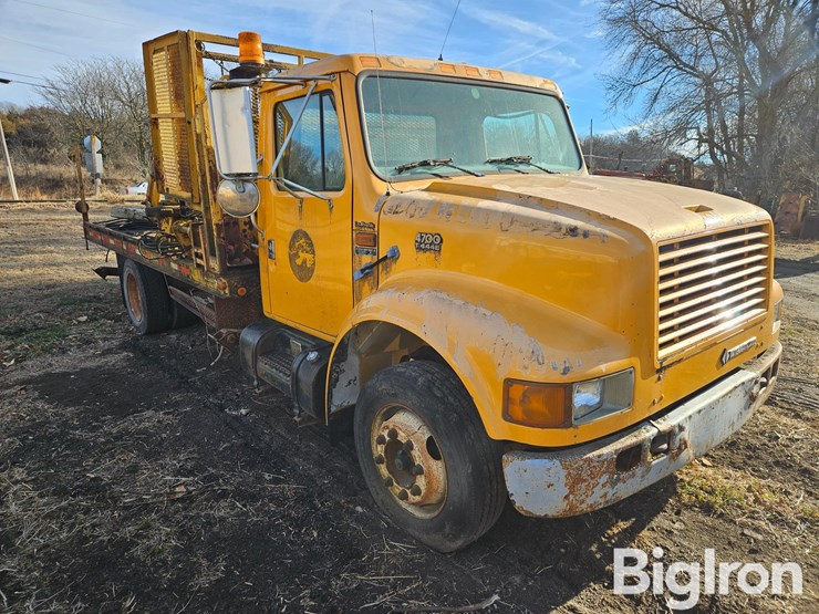 1999-international-4700-image-3