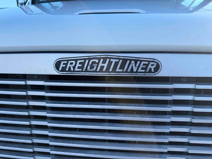 1984-freightliner-fl70-image-10