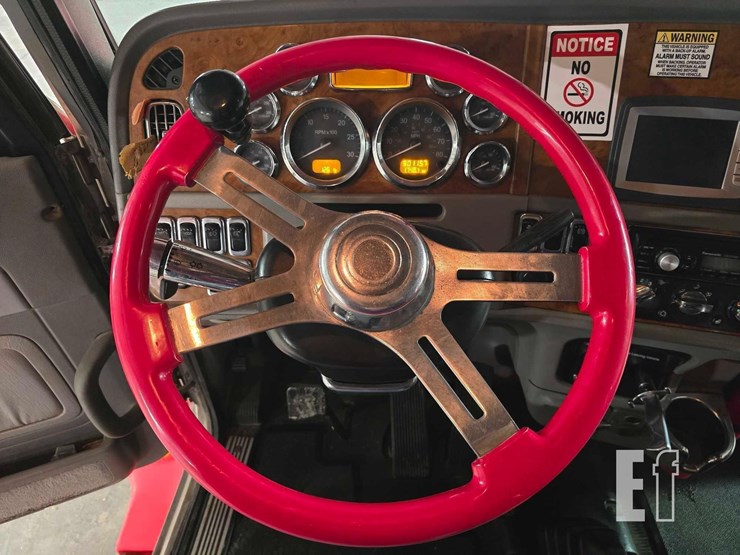 2008-peterbilt-386-image-10