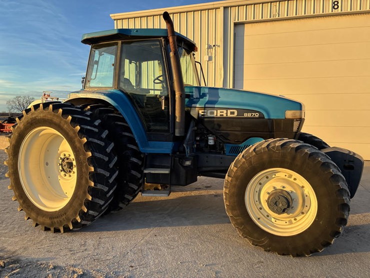 new-holland-8870-image-1