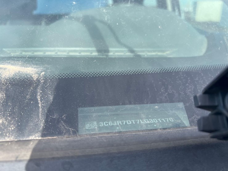 2020-ram-1500-classic-image-6