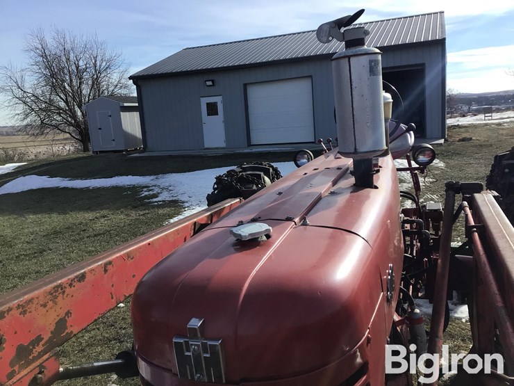 1955-farmall-400-2wd-tractor-w/loader-&-frontier-blade-image-19