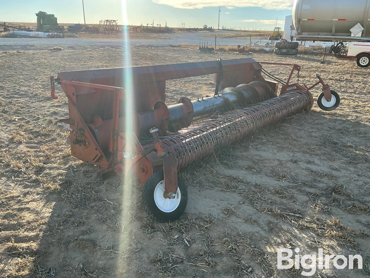 international-810-image-4