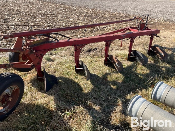 international-550-image-7