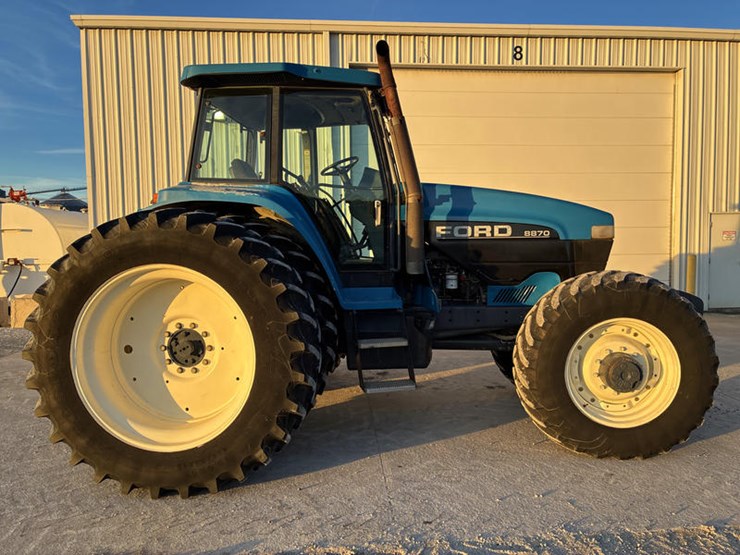 new-holland-8870-image-4