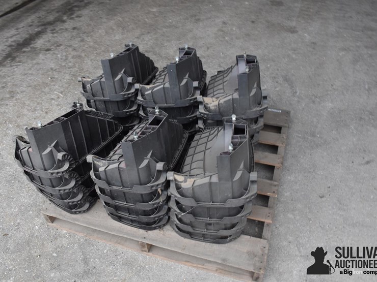 planter-parts-on-pallet-image-3