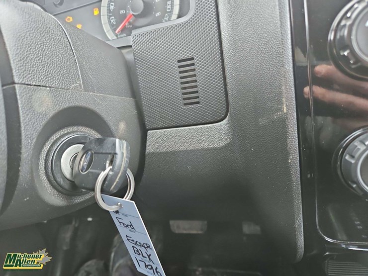 2008-ford-escape-image-25