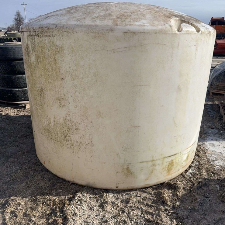 1300 Gallon Poly Tank, no lid