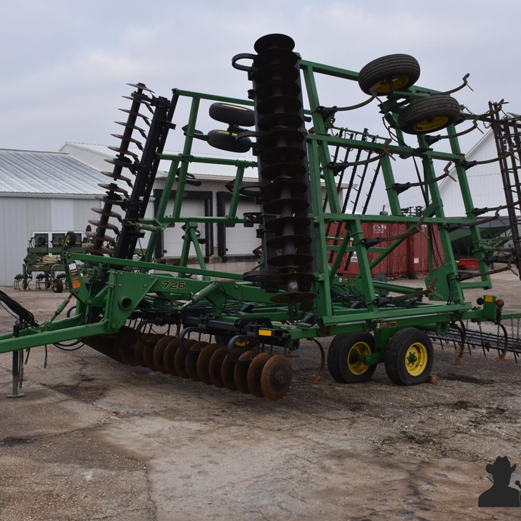 JOHN DEERE 726