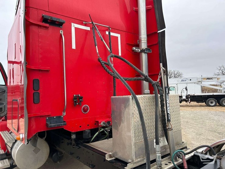 2007-freightliner-columbia-120-image-22