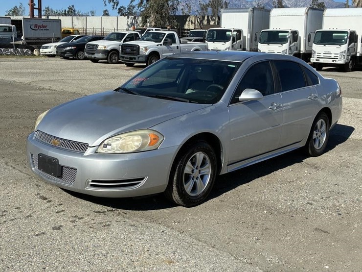 2013-chevrolet-impala-sedan-image-1