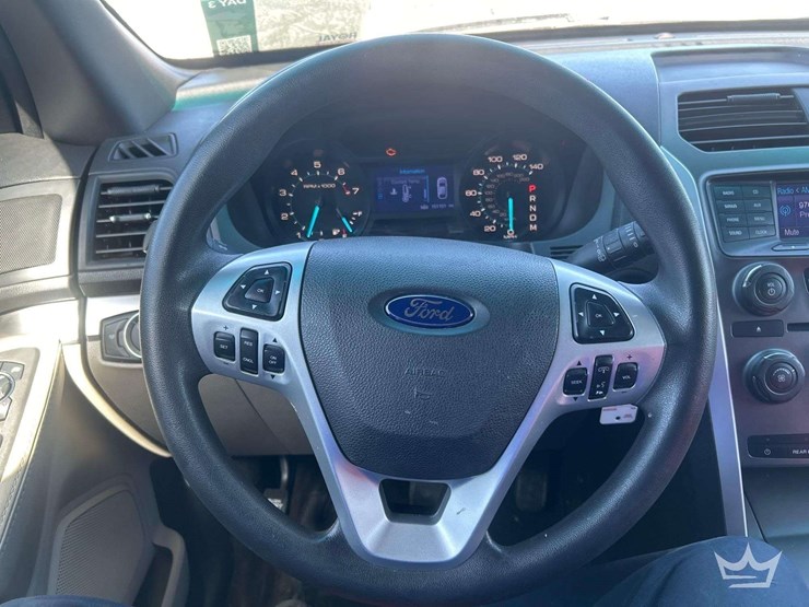 2014-ford-explorer-image-15