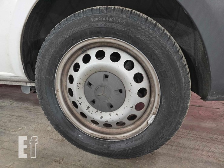 2017-mercedes-benz-metris-image-21