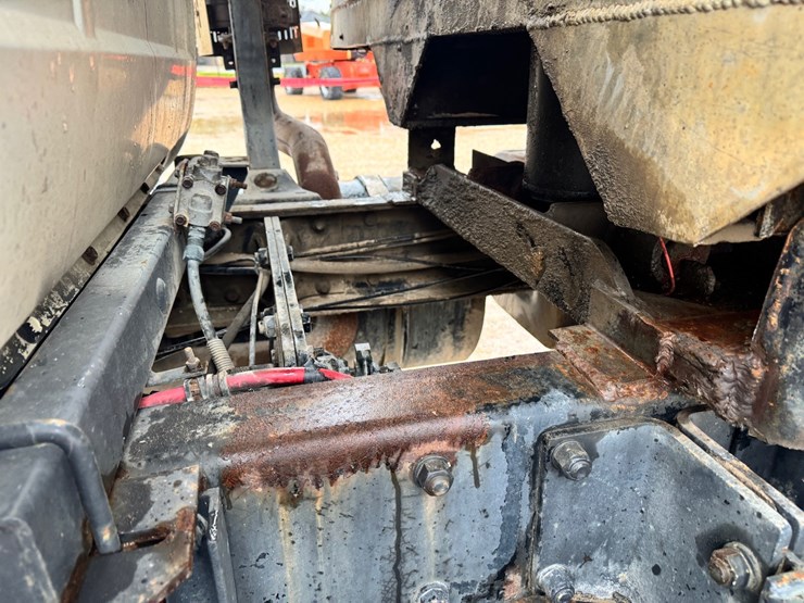 1990-mack-r688st-image-6