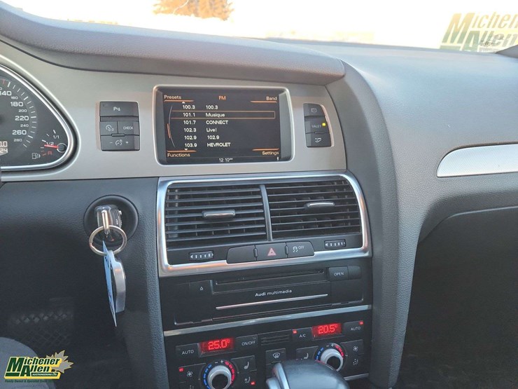 2015-audi-q7-image-23