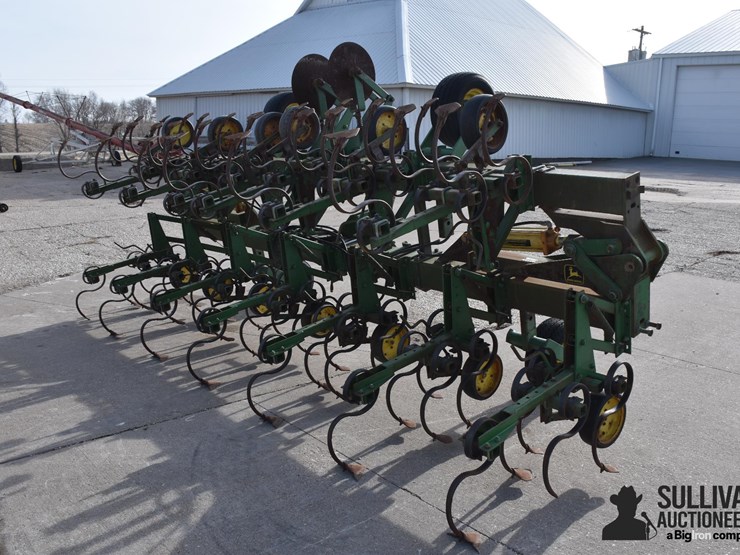 john-deere-845-image-5