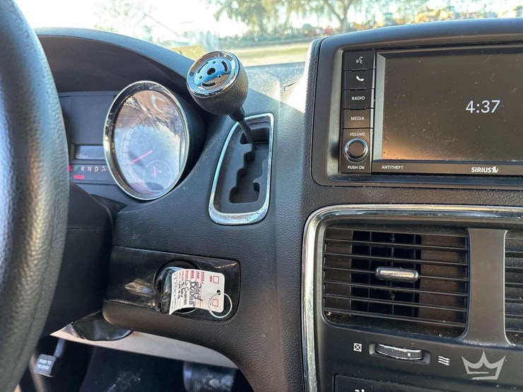 2014-dodge-grand-caravan-image-14