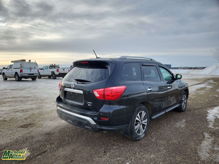 2017-nissan-pathfinder-image-4