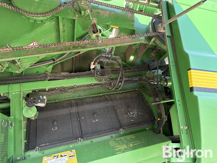 2010-john-deere-9770-sts-image-13