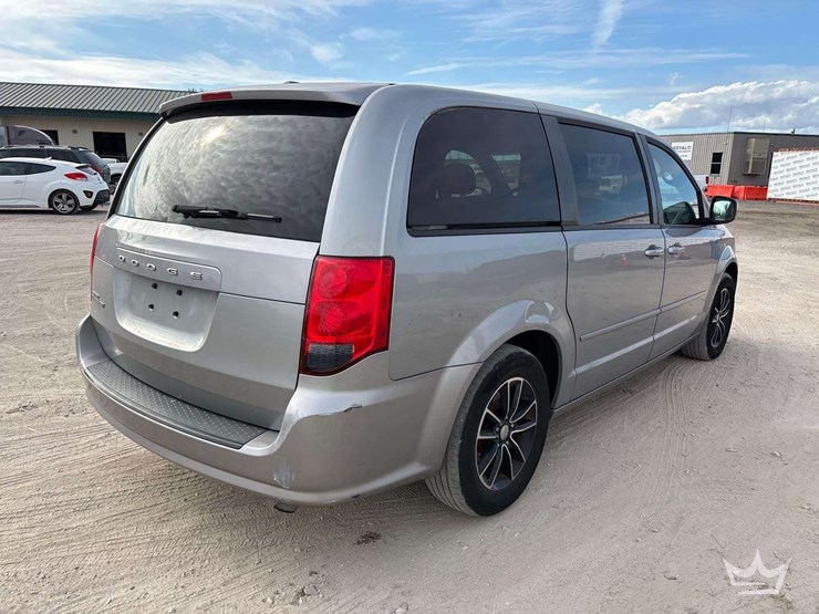 2015-dodge-grand-caravan-image-3