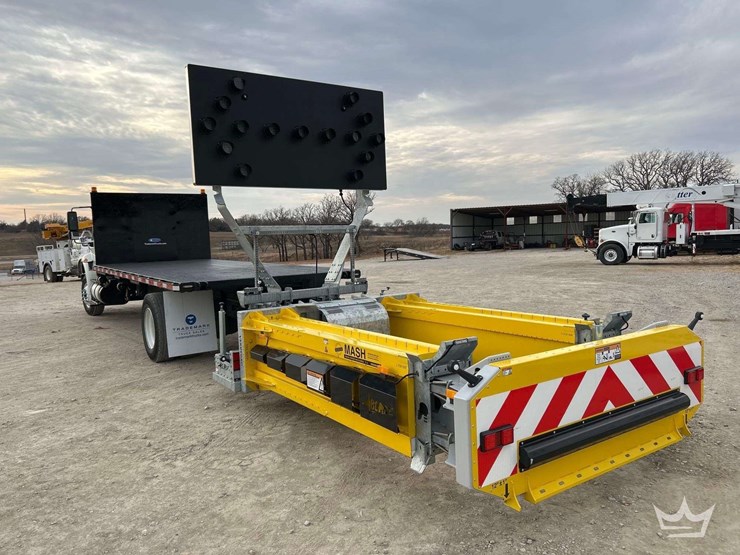 2018-international-4300-image-3