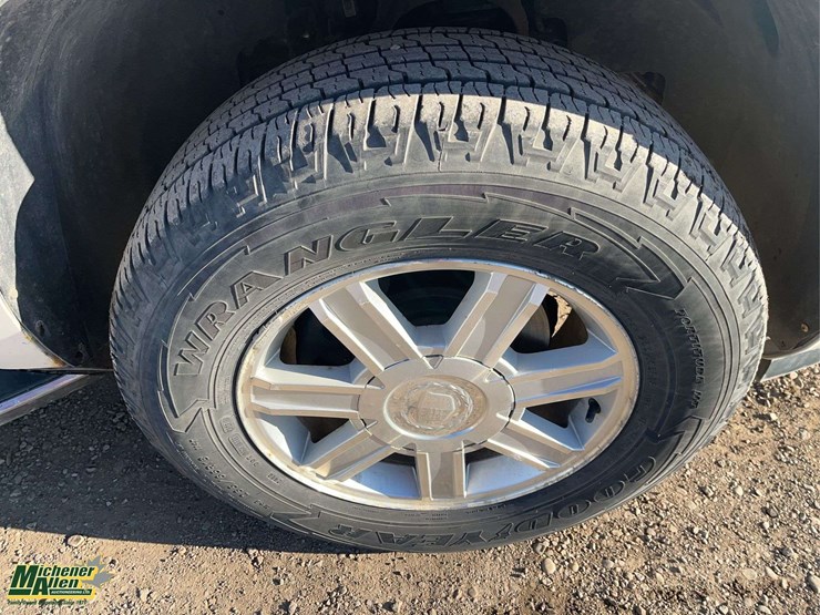 2007-cadillac-escalade-image-13