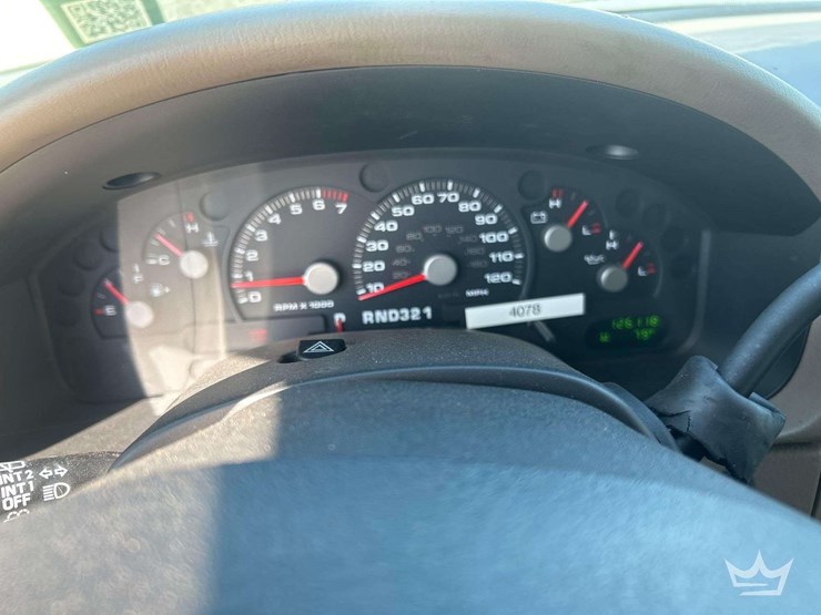 2004-ford-explorer-image-16