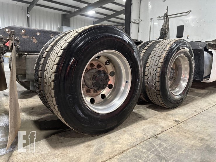 2018-kenworth-t680-image-30