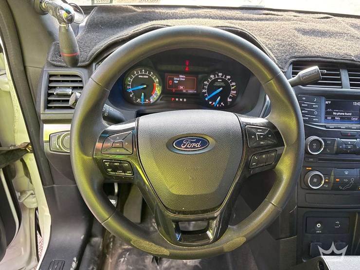 2016-ford-explorer-image-12