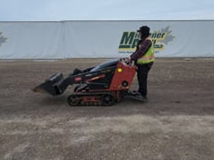 2019-toro-dingo-tx427-image-5