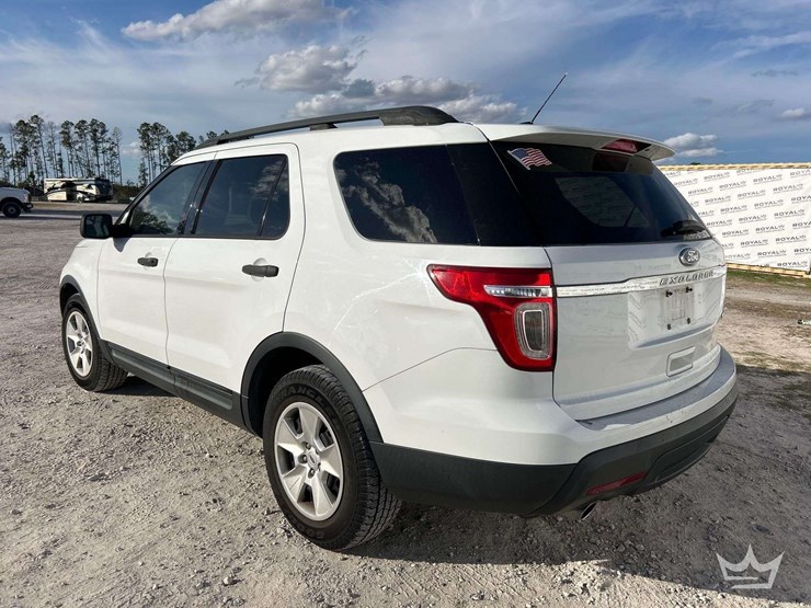 2013-ford-explorer-image-4