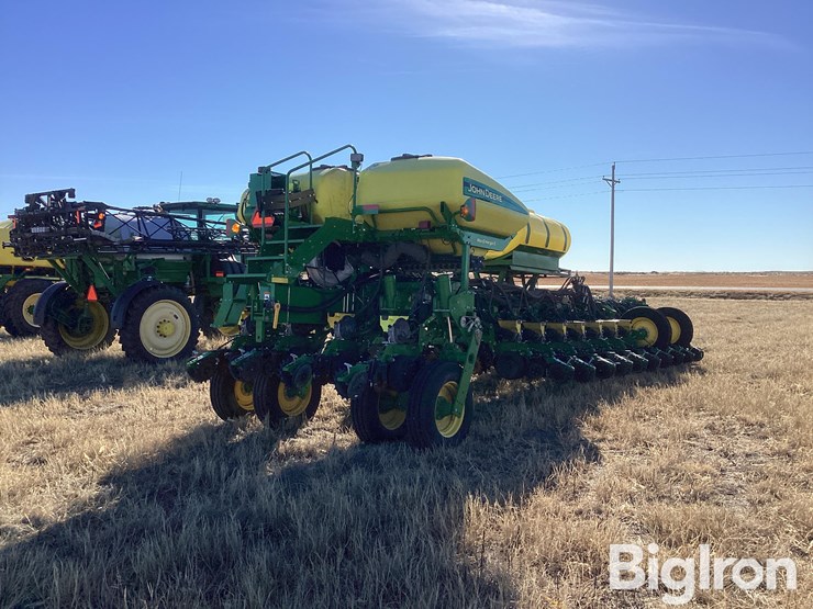 2019-john-deere-1775nt-image-5