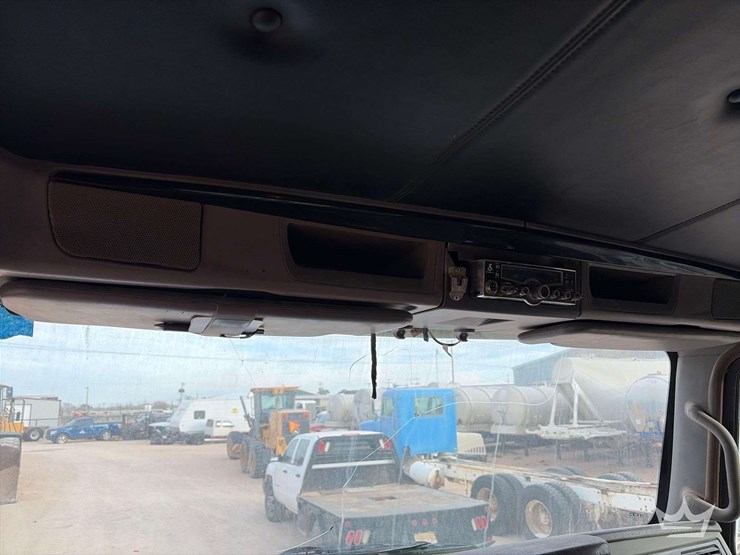 2014-kenworth-t800-image-23