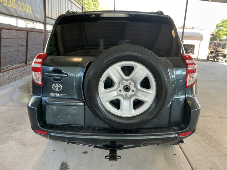 2012-toyota-rav4-image-6
