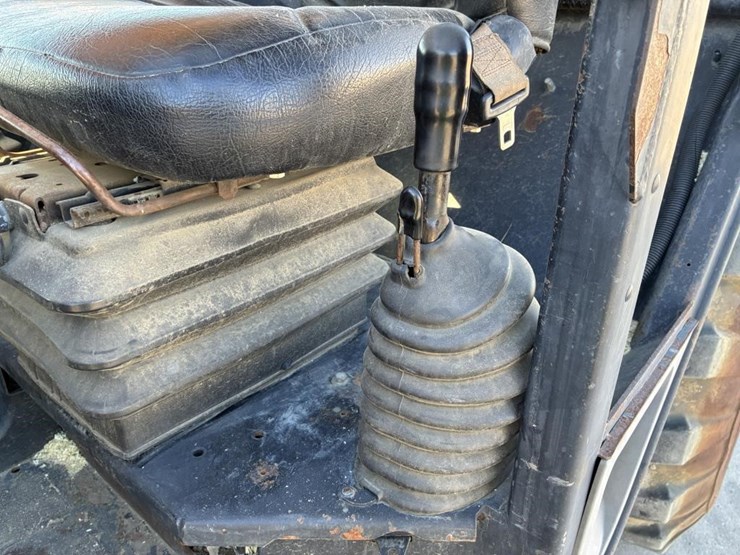 2014-jcb-512-56-image-21